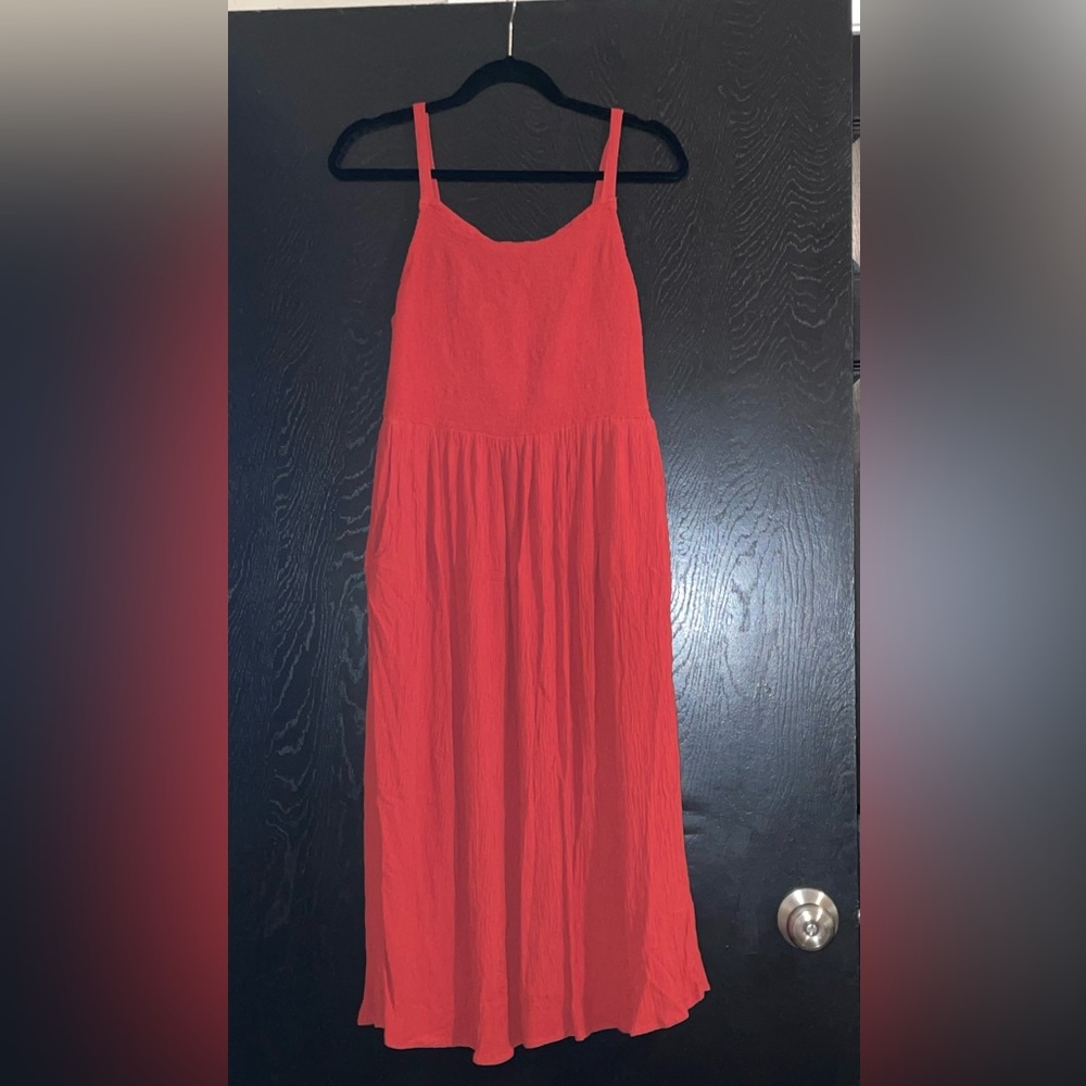 OLD NAVY- CAMI STYLE MIDI DRESS- SIZE M- COLOR: BURNT ORANGE- WITH POCKETS